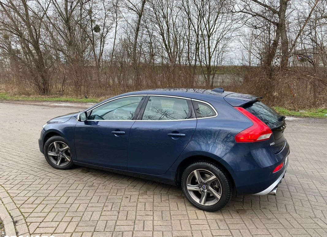 Volvo V40 cena 31900 przebieg: 303000, rok produkcji 2014 z Wrocław małe 67